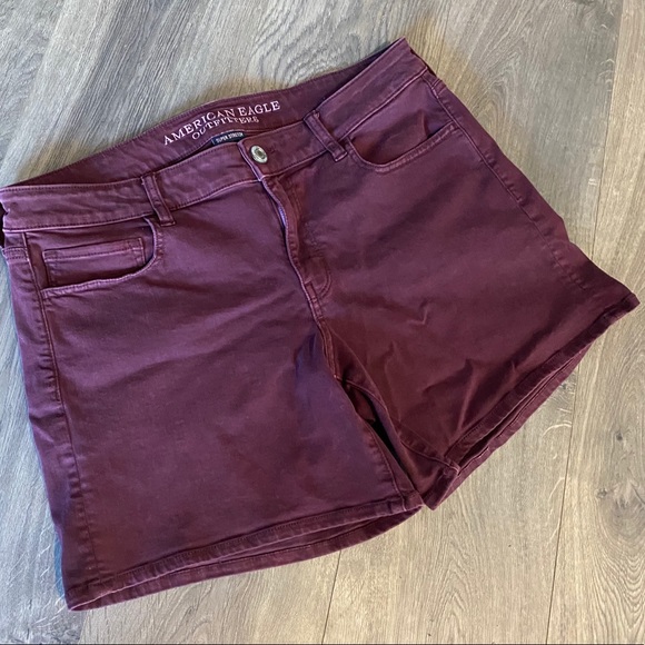 American Eagle Outfitters Pants - American Eagle Super Stretch Maroon Shorts Size 14